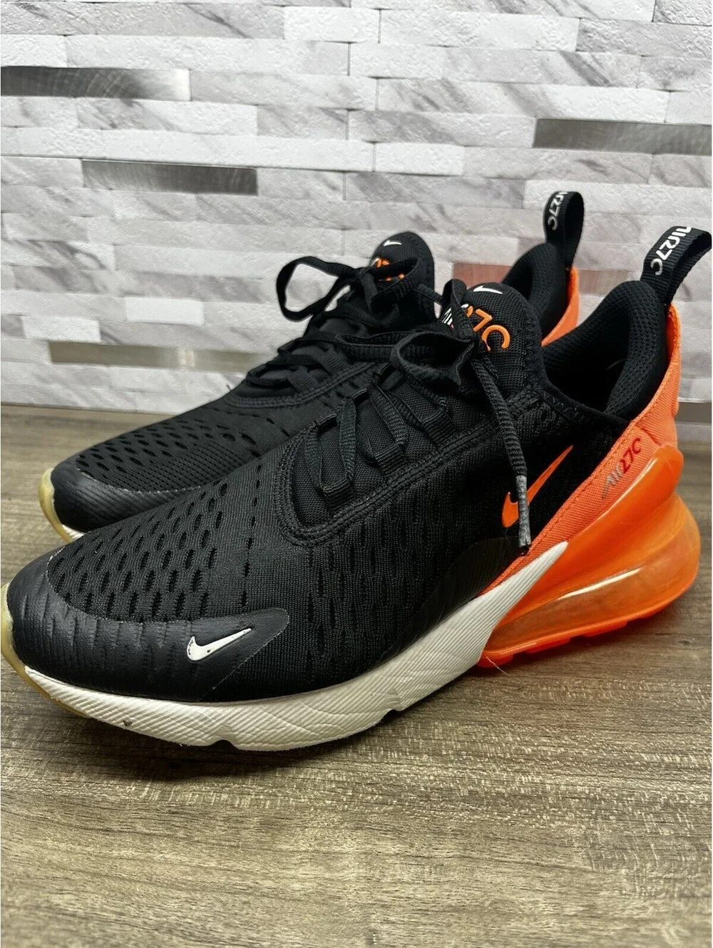 Nike Air Max 270 Black Bright Crimson Total Orange Size 5.5Y/Womens 7 943345-037